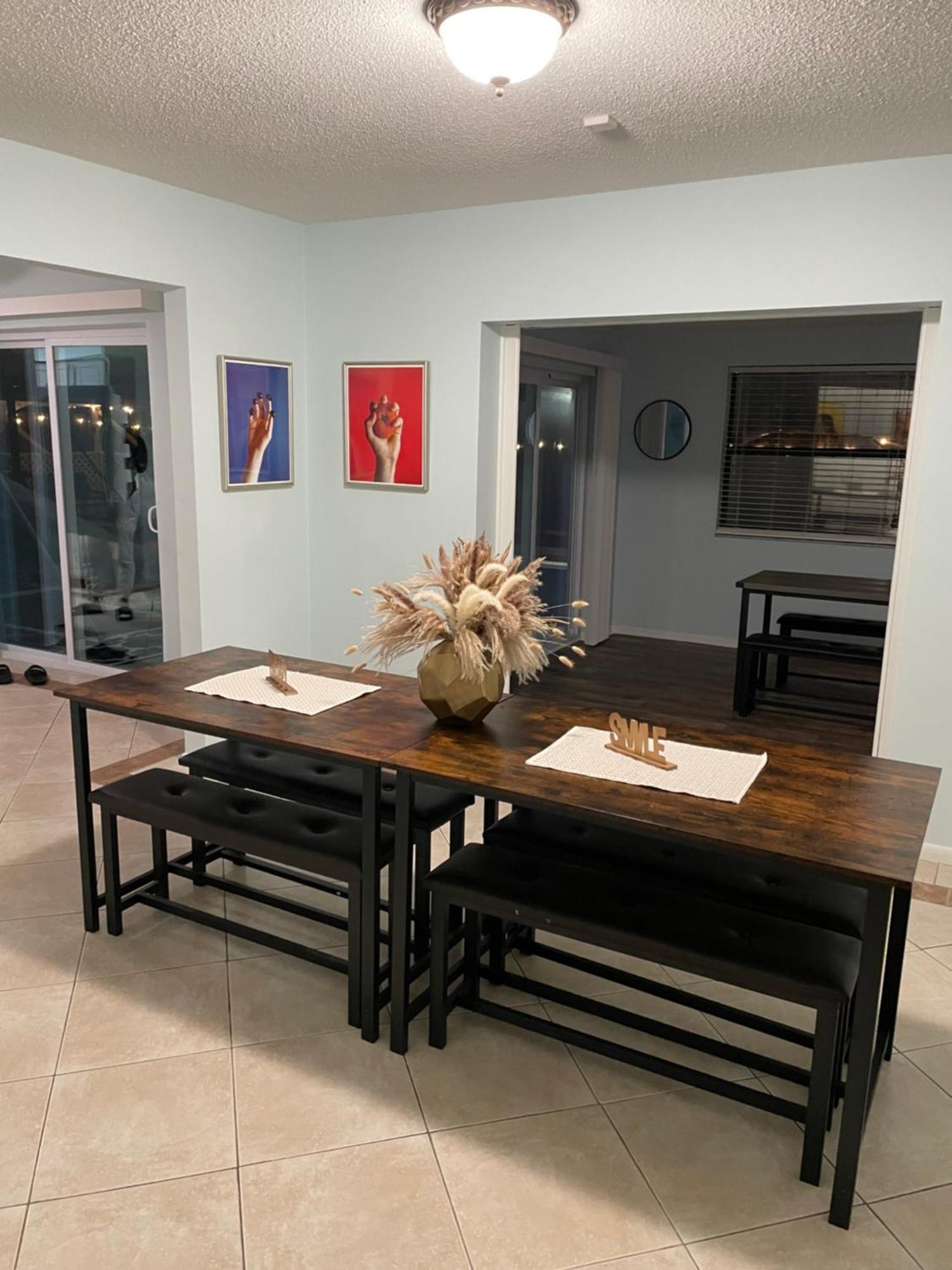 Pool House Oasis Villa Тайтъсвил Екстериор снимка