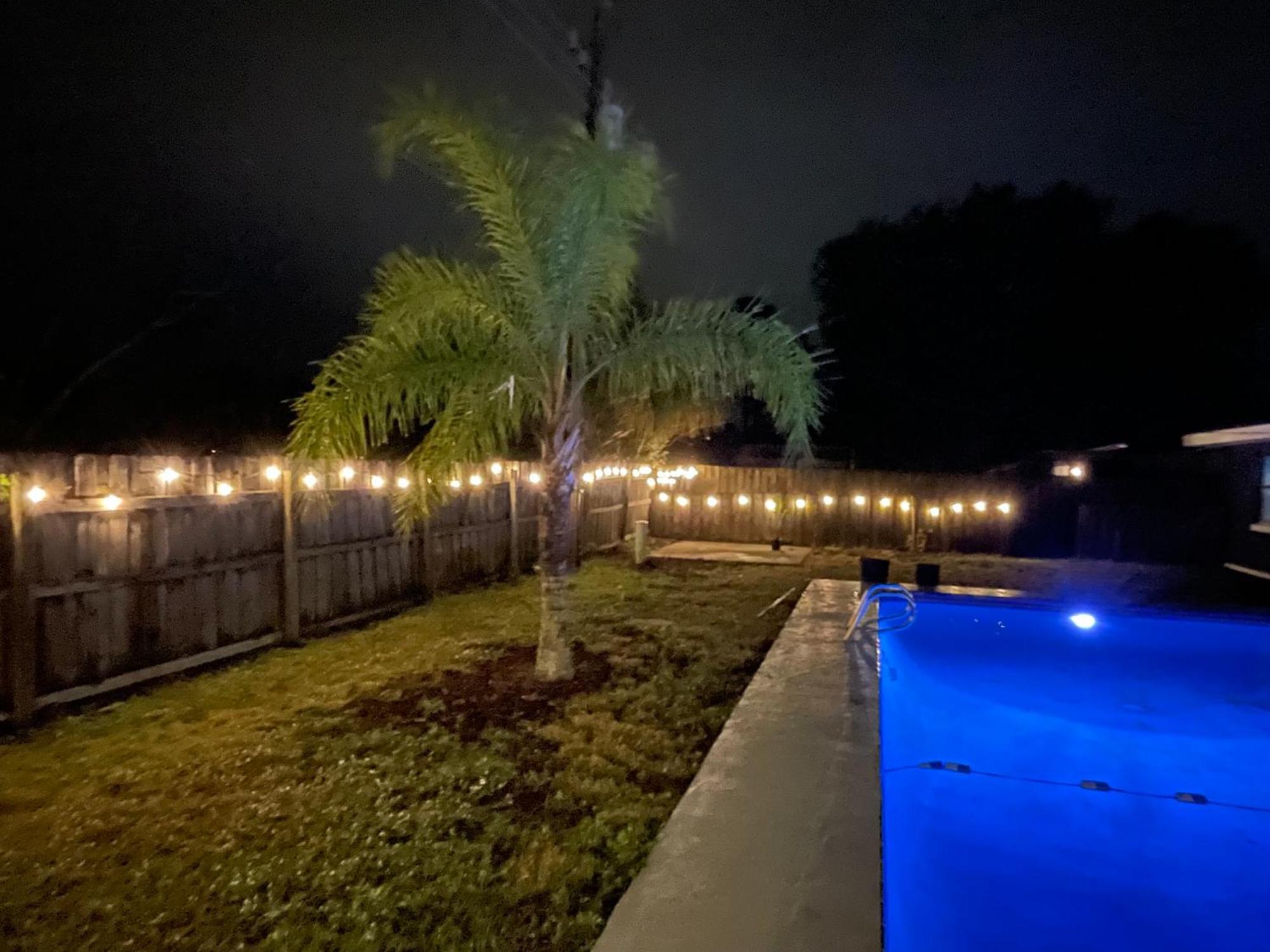 Pool House Oasis Villa Тайтъсвил Екстериор снимка