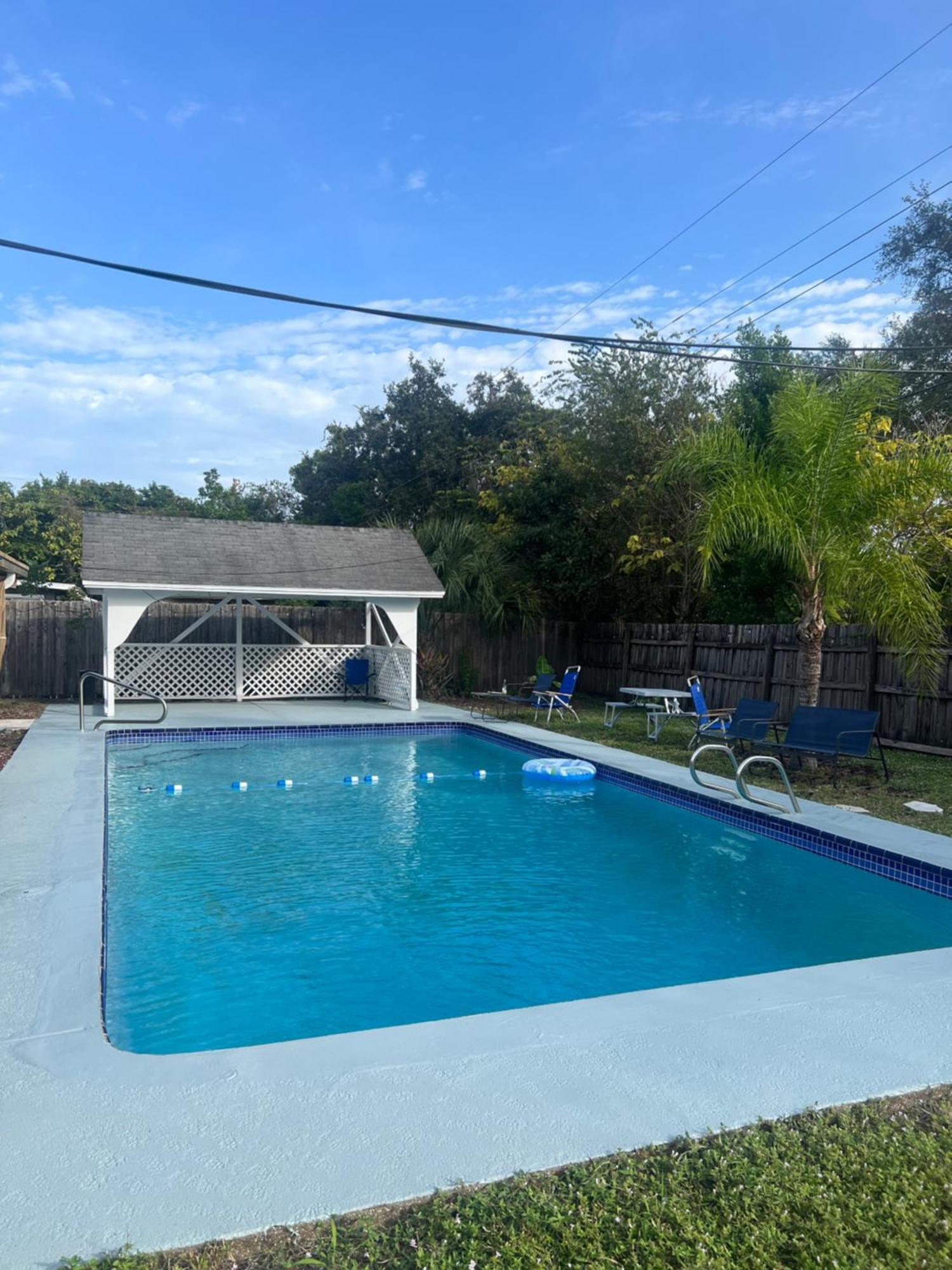 Pool House Oasis Villa Тайтъсвил Екстериор снимка
